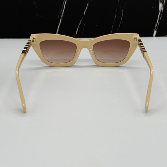 Burberry Beige Sunglasses with Gradient Lenses main image 5